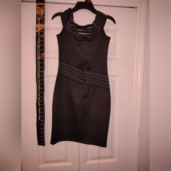 Elegant Black Sleeveless Dress 3 Striped Front Glossy Manito Mini Dress 👗 - Picture 2 of 7